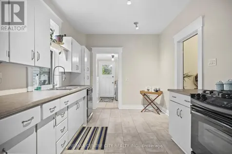 21 Erie Street St. Thomas ON N5R 2M4