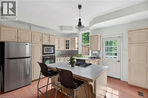 225 Hess Street South Hamilton ON L8P 3P3