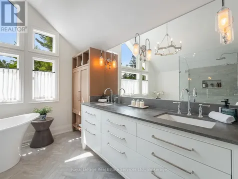 74 West Street Oakville (br Bronte) ON L6L 2Y7