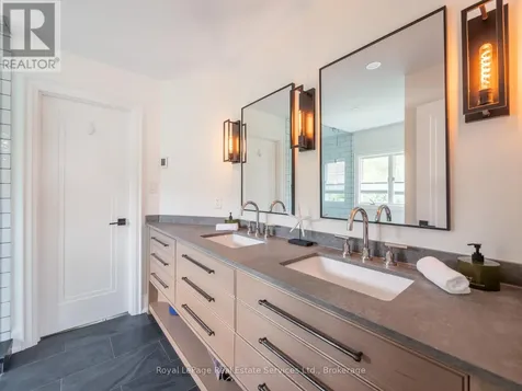 74 West Street Oakville (br Bronte) ON L6L 2Y7
