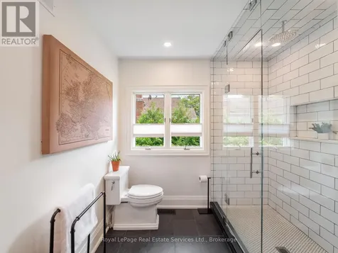 74 West Street Oakville (br Bronte) ON L6L 2Y7