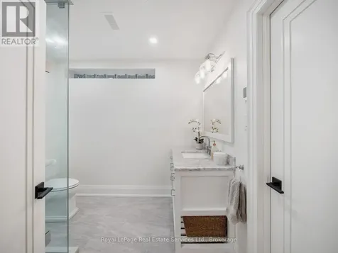 74 West Street Oakville (br Bronte) ON L6L 2Y7