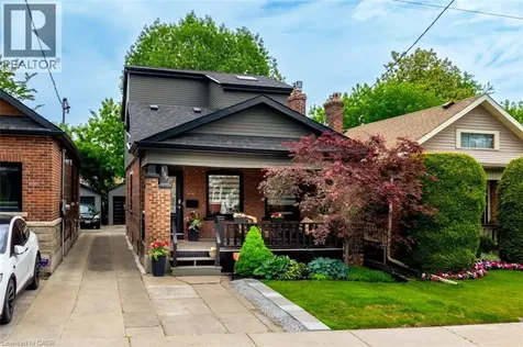 137 Springdale Boulevard Toronto ON M4J 1W8