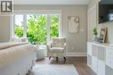 137 Springdale Boulevard Toronto ON M4J 1W8