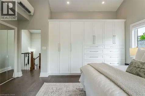 137 Springdale Boulevard Toronto ON M4J 1W8