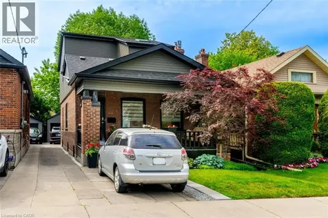 137 Springdale Boulevard Toronto ON M4J 1W8