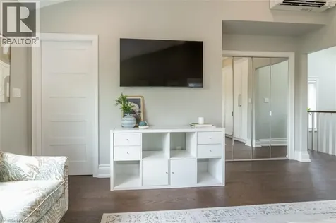 137 Springdale Boulevard Toronto ON M4J 1W8
