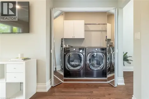 137 Springdale Boulevard Toronto ON M4J 1W8