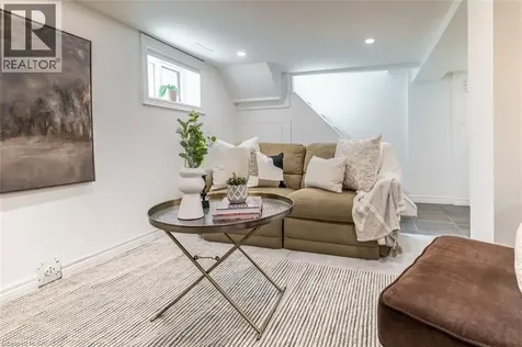 137 Springdale Boulevard Toronto ON M4J 1W8