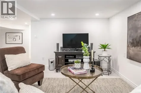 137 Springdale Boulevard Toronto ON M4J 1W8