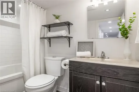 137 Springdale Boulevard Toronto ON M4J 1W8