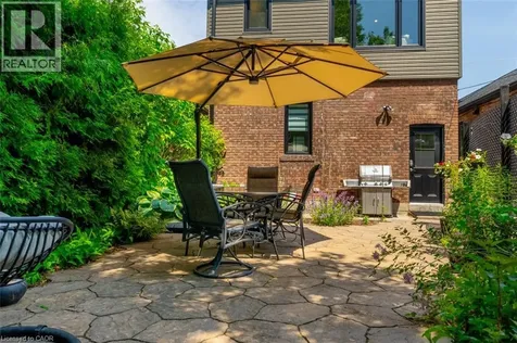 137 Springdale Boulevard Toronto ON M4J 1W8