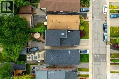 137 Springdale Boulevard Toronto ON M4J 1W8