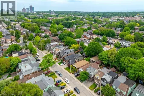 137 Springdale Boulevard Toronto ON M4J 1W8