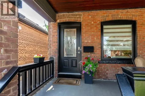 137 Springdale Boulevard Toronto ON M4J 1W8