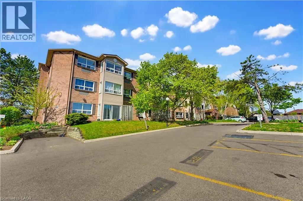 30 Hugo Crescent Kitchener ON N2M 3Z2