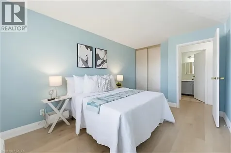 30 Hugo Crescent Kitchener ON N2M 3Z2