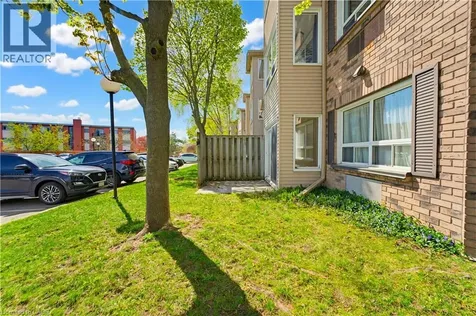 30 Hugo Crescent Kitchener ON N2M 3Z2