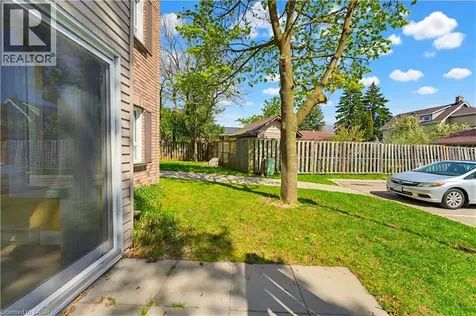 30 Hugo Crescent Kitchener ON N2M 3Z2