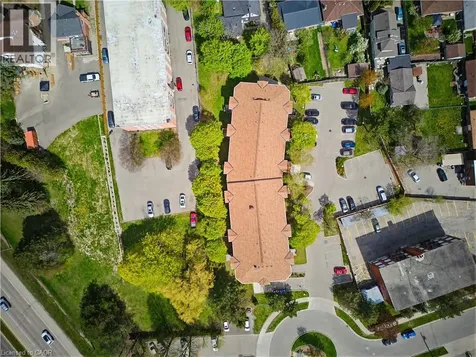 30 Hugo Crescent Kitchener ON N2M 3Z2