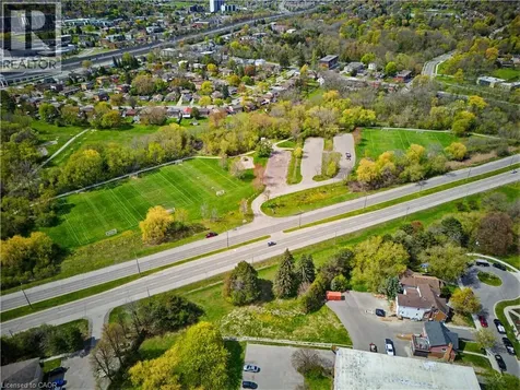30 Hugo Crescent Kitchener ON N2M 3Z2