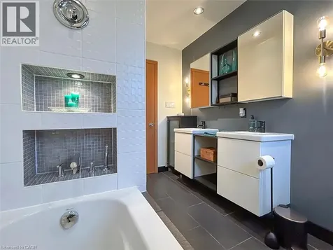11 Lombardy Court Kitchener ON N2M 1W8