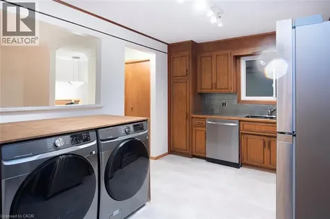 11 Lombardy Court Kitchener ON N2M 1W8