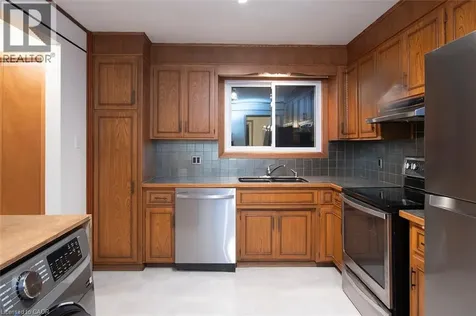 11 Lombardy Court Kitchener ON N2M 1W8