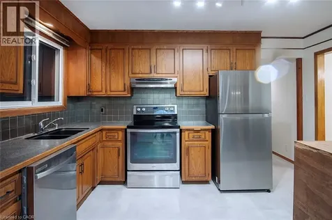 11 Lombardy Court Kitchener ON N2M 1W8