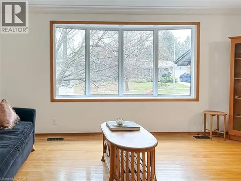 11 Lombardy Court Kitchener ON N2M 1W8