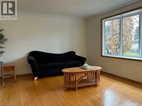 11 Lombardy Court Kitchener ON N2M 1W8