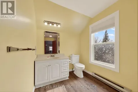 38 Bennett Street Brockville ON K6V 2V8
