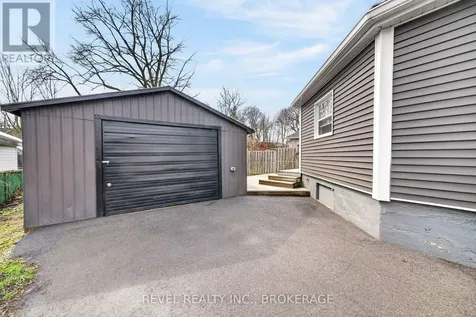 38 Bennett Street Brockville ON K6V 2V8