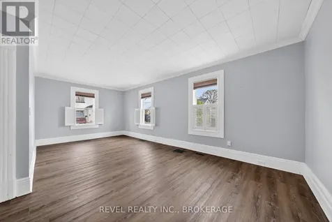 38 Bennett Street Brockville ON K6V 2V8