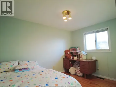 2847 Mangin Crescent Windsor ON N9E 4K7