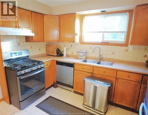 2847 Mangin Crescent Windsor ON N9E 4K7