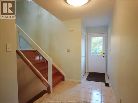 2847 Mangin Crescent Windsor ON N9E 4K7