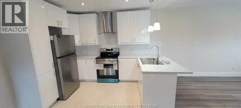 22 Robin Crescent Lakeshore ON N8N 2S2
