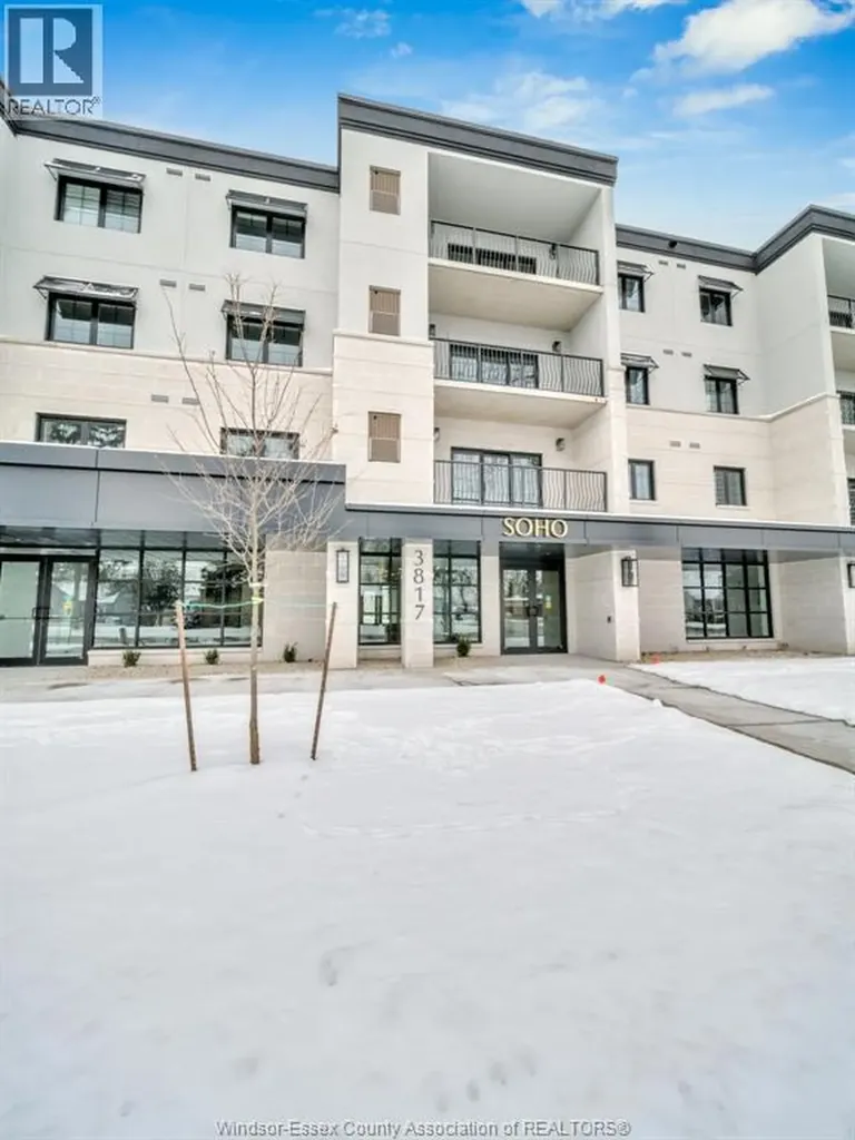 3817 Howard Avenue Windsor ON N9E 3N8