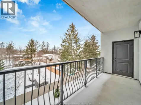 3817 Howard Avenue Windsor ON N9E 3N8