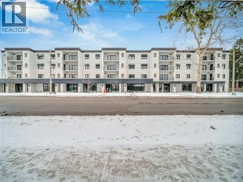 3817 Howard Avenue Windsor ON N9E 3N8