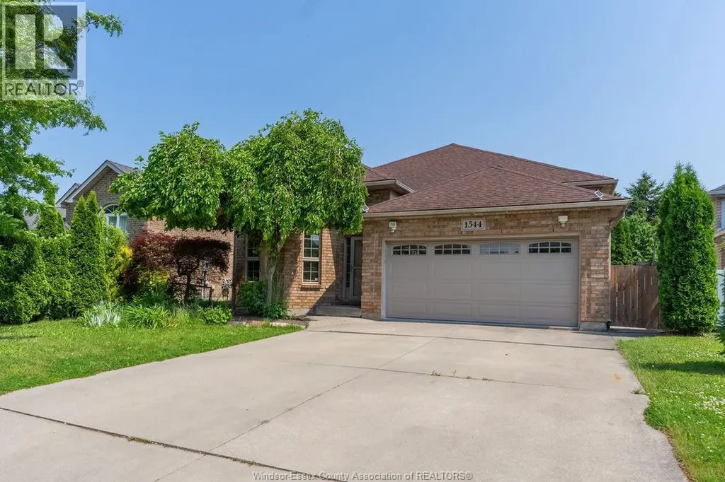 1544 Imperial Crescent Windsor ON N9G 2T8