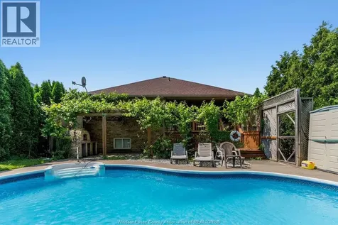 1544 Imperial Crescent Windsor ON N9G 2T8
