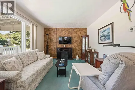 1094 Willa Drive Sarnia ON N7S 1T2