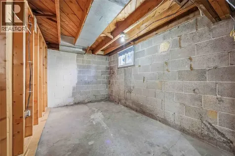 1094 Willa Drive Sarnia ON N7S 1T2