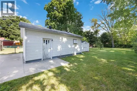 1094 Willa Drive Sarnia ON N7S 1T2