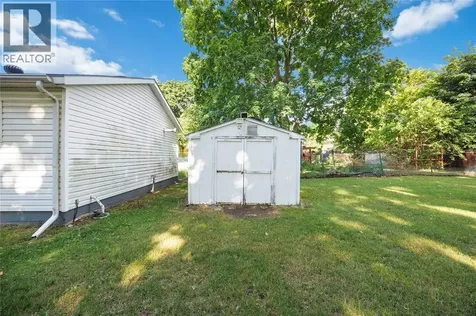 1094 Willa Drive Sarnia ON N7S 1T2