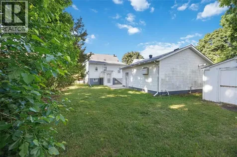 1094 Willa Drive Sarnia ON N7S 1T2