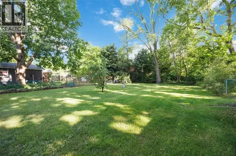 1094 Willa Drive Sarnia ON N7S 1T2