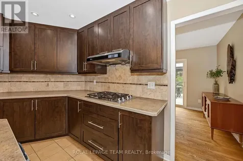 6515 Waddion Drive Ottawa ON K4P 1E7
